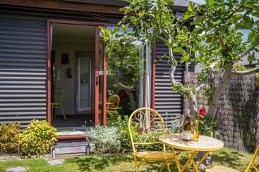 Bed and Breakfast Cosy Contemporary Hideaway