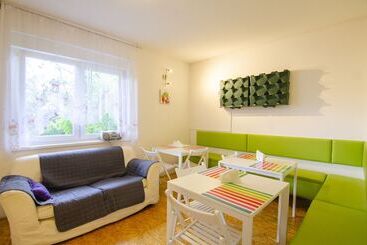 هاستل Family Guesthouse Greenslo