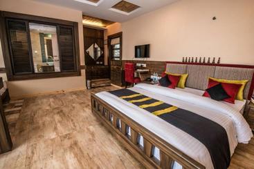 Resort Chamong Chiabari