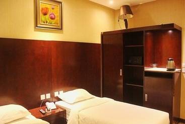 Отель 1 Land Premium