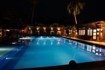 استراحتگاه The Rajbari Bawali