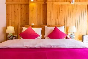 Hotel C Est La Vie Boutique Inn
