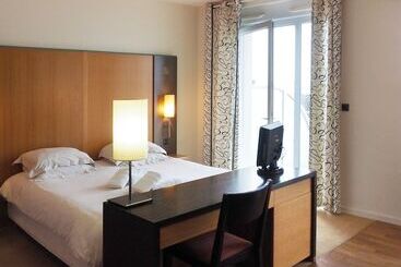 هتل Logis Hôtel De Carantec