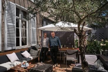 Nocleg ze śniadaniem Une Maison En Ville, Hyper Centre Ville, Spa