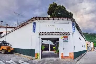 ホテル Abril
