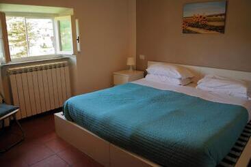 Villa Gherardi   B&b E Hostel