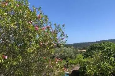 ホテル Auberge De L Oumède