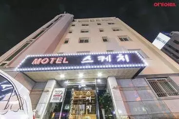 Sketch Motel