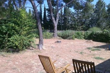 کلبه La Petite Maison Sous Les Pins