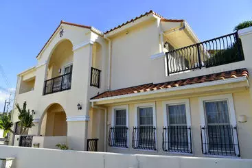 アパートメント Maeda Biru House