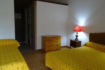 Общежитие Auberge De La Fadaise