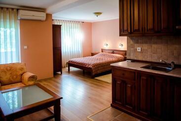 مُتل Villa Monako 2000