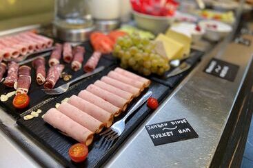 هتل Best Western Hôtel Journel Saint Laurent Du Var