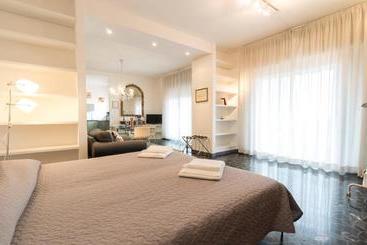 ホテル Residence Railway