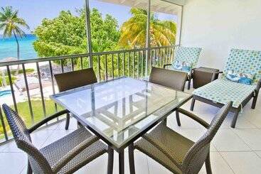 Жильё для туристов Aqua Bay Club Condos