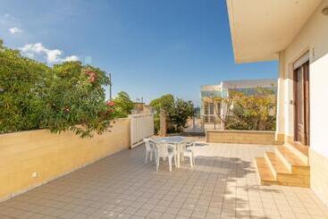 בית מלון כפרי Residence La Caletta