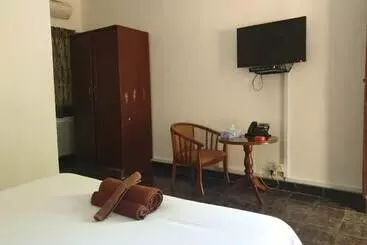 Otel African Village