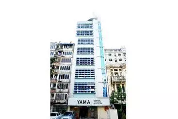 Hostel Yama Hotel & Rooftop Bar