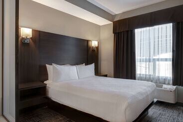 בית מלון כפרי Days Inn & Suites By Wyndham Warman