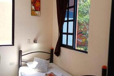 Hostel Hostal La Ermita