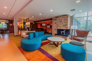 Отель Fairfield Inn & Suites By Marriott Atlanta Woodstock