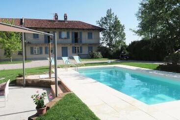 ベッドアンドブレックファースト Ca Tupin