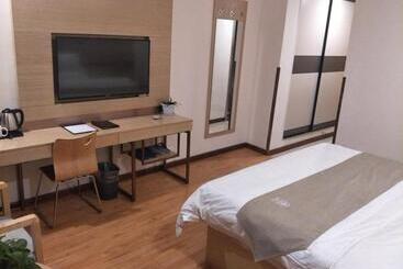 ホテル Greentree Inn Henan Shangqiu Liangyuan District Railway Station Express