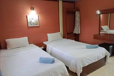 Lomakeskus Haad Somboon House