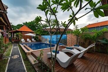 리조트 Radiance Sunset Villas Lembongan