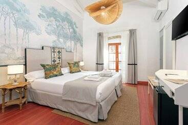 Pansiyon The Old House Marbella