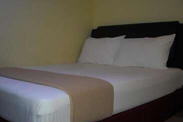 New Wave Hotel Nilai 1