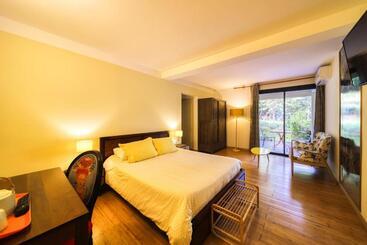 تختخواب و صبحانه Poivre Et Citronnelle