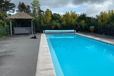 مبيت وإفطار Te Whare Ma