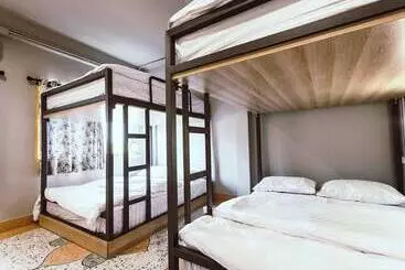 ユースホステル Stash