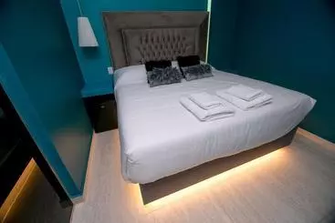 Hotelli Lg Golden Suites