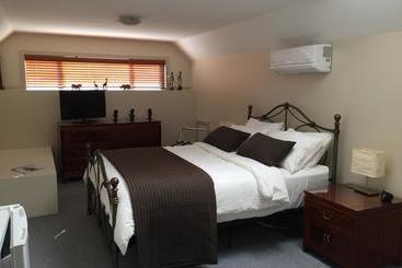 住宿加早餐  Atina Rocks Country Homestead