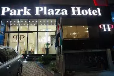 هتل Spark Plaza