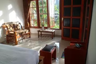 Hotel Ella Delightful Surround Homestay