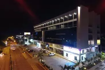 Hotelli Sexta Avenida Inn