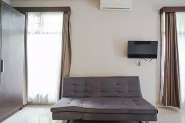 ホテル Akarsa Transit