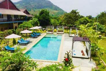 Hotel Boreirom Teuk Chhou Resort