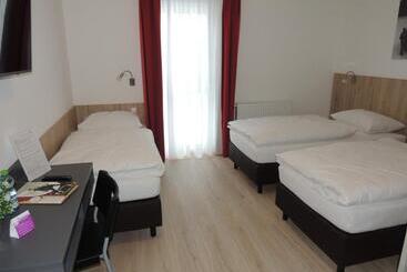 住宿加早餐 Avia Motel Bisamberg