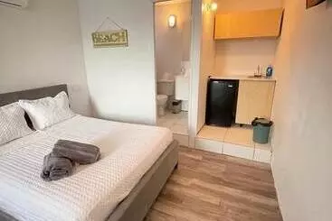 پانسیون Las Olas Beach Studios