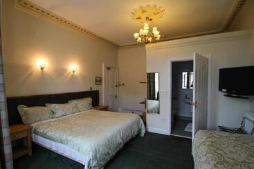 Hotel Dunallan Guest House