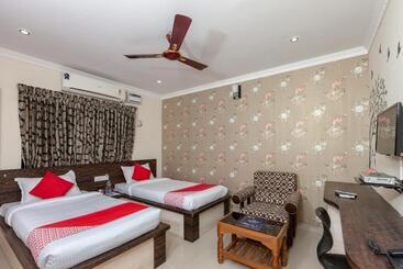 Hotel Maruthi Residency