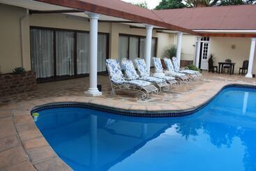 호텔 Karoopark Guest House