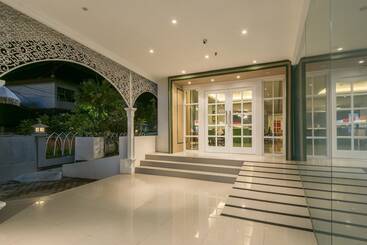 Отель Yans House