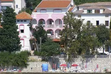 ツーリストアパートメント Apartments Niko