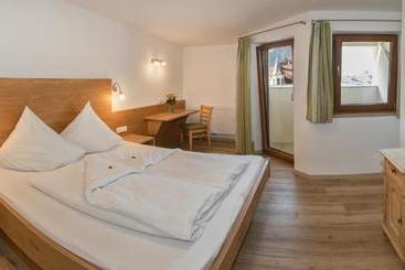 Отель Schneeberger Appartementhaus