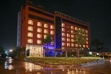 酒店 Saya Grand Club & Spa Resort